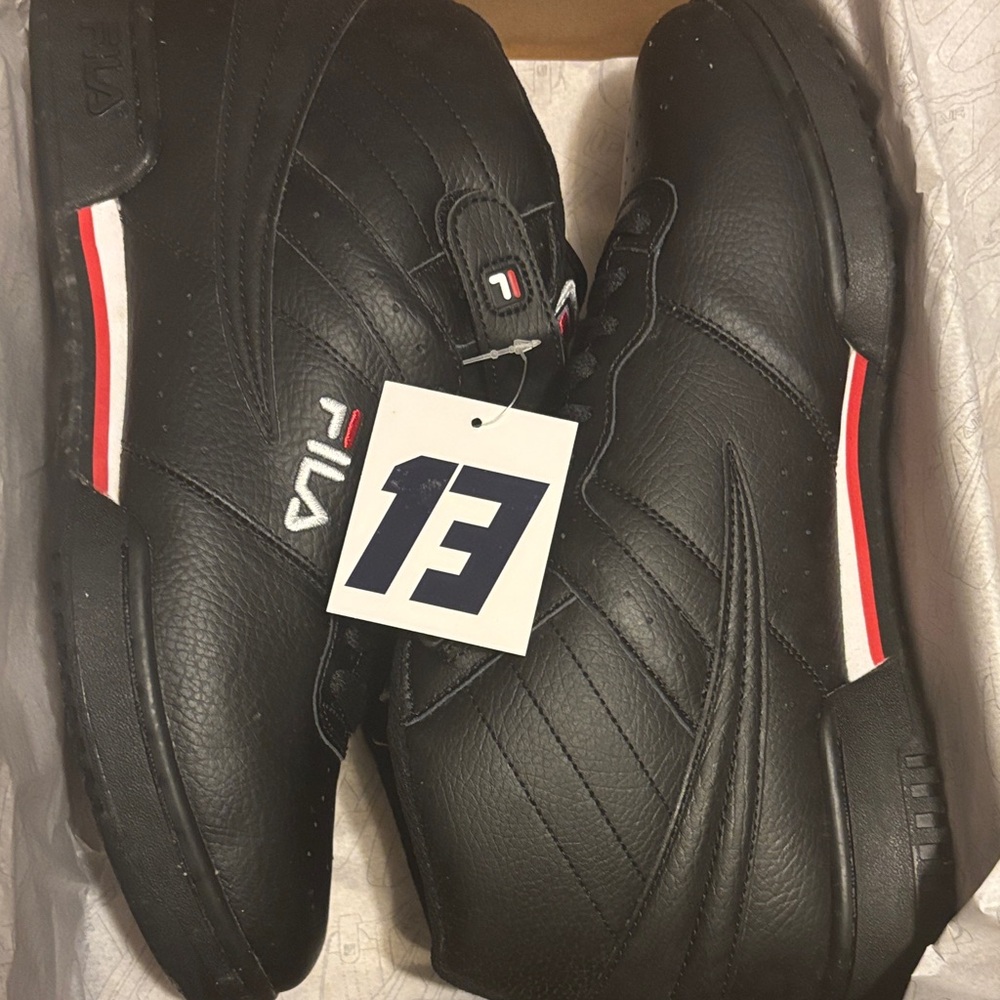 Fila F-13v Men's Black and Red Sneakers